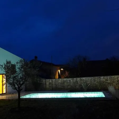 Betty Comfortable Holiday Villa Pula
