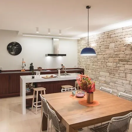 Villa Betty Comfortable Holiday Pula