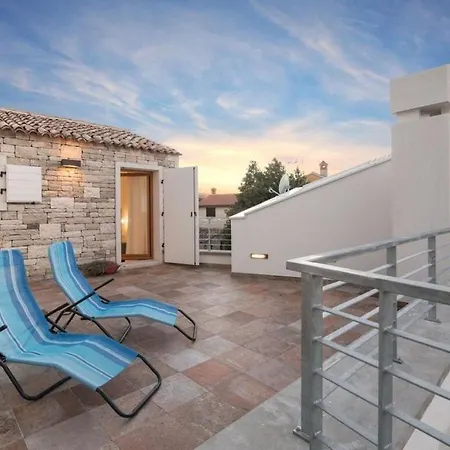 Villa Betty Comfortable Holiday Pula